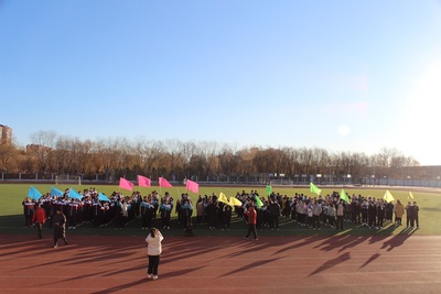 中学生校园素质拓展团建活动