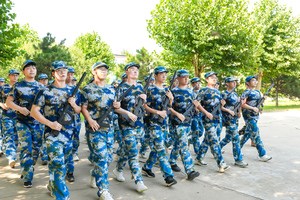 企业员工军训拓展