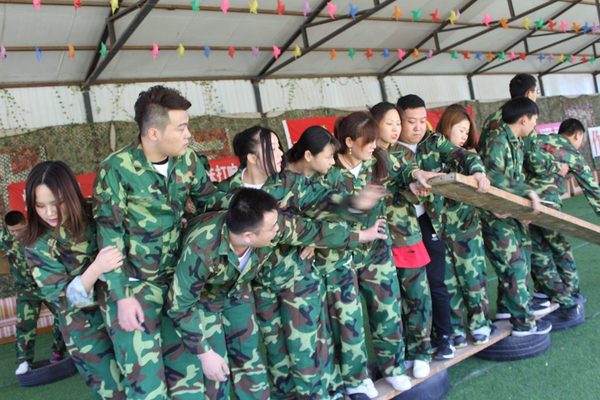 公司军训