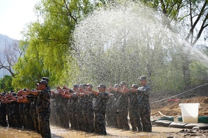 企业军事化拓展训练-企业战队特训营