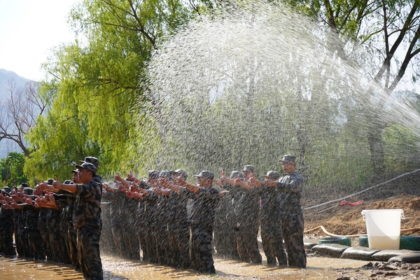 企业军事化拓展训练-企业战队特训营