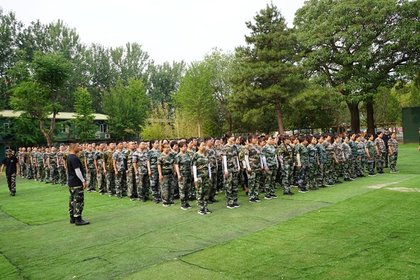 企业军事化拓展训练